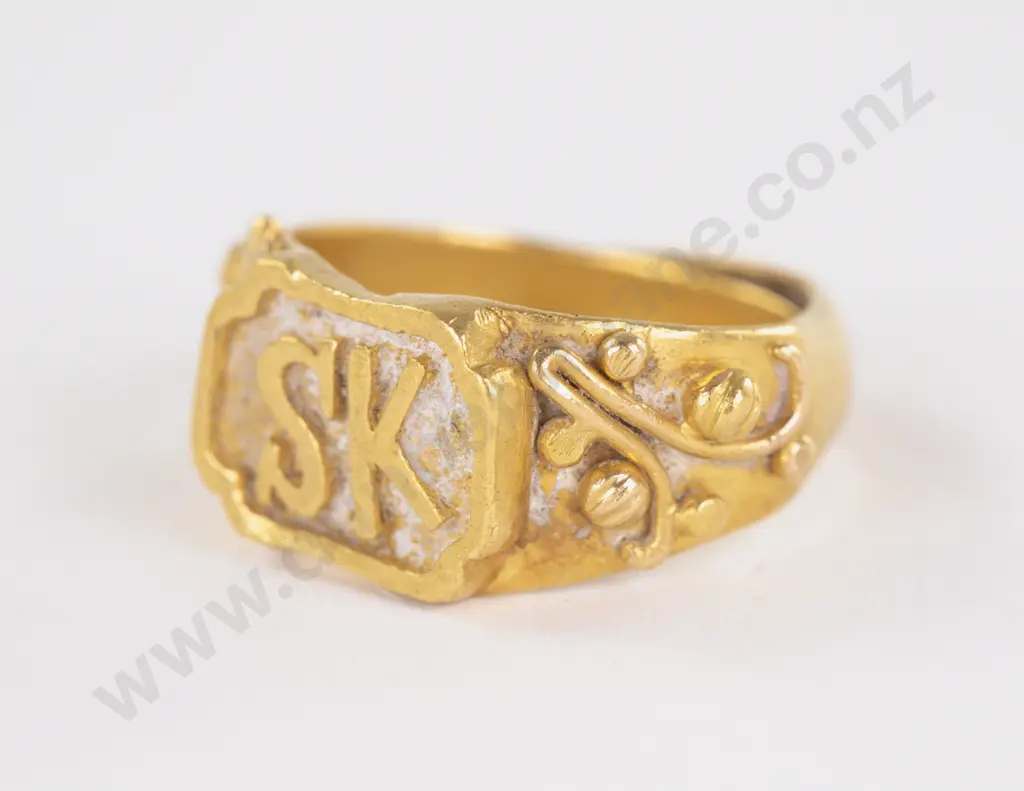Chinese 24ct Initialled Signet Ring Image 1++