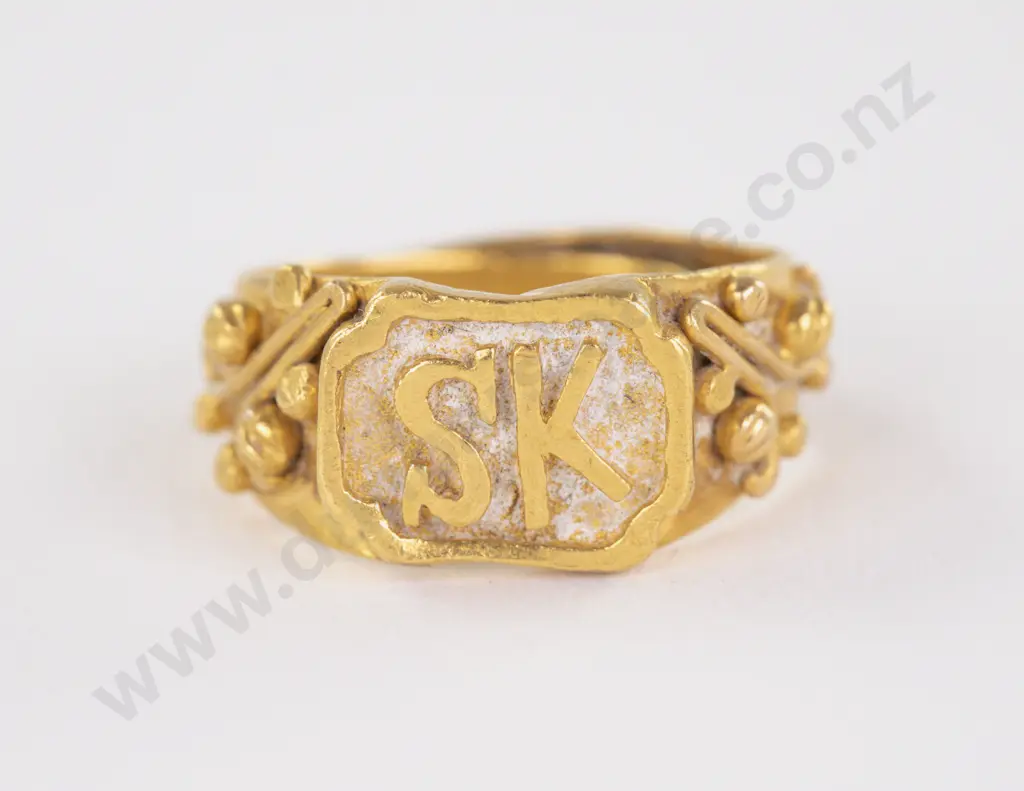 Chinese 24ct Initialled Signet Ring Image 1++