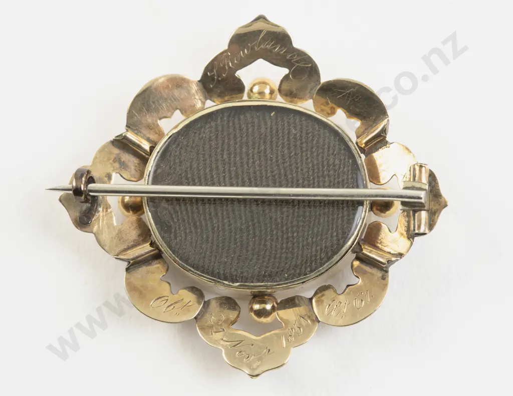 Victorian Gold Mourning Brooch Image 1++