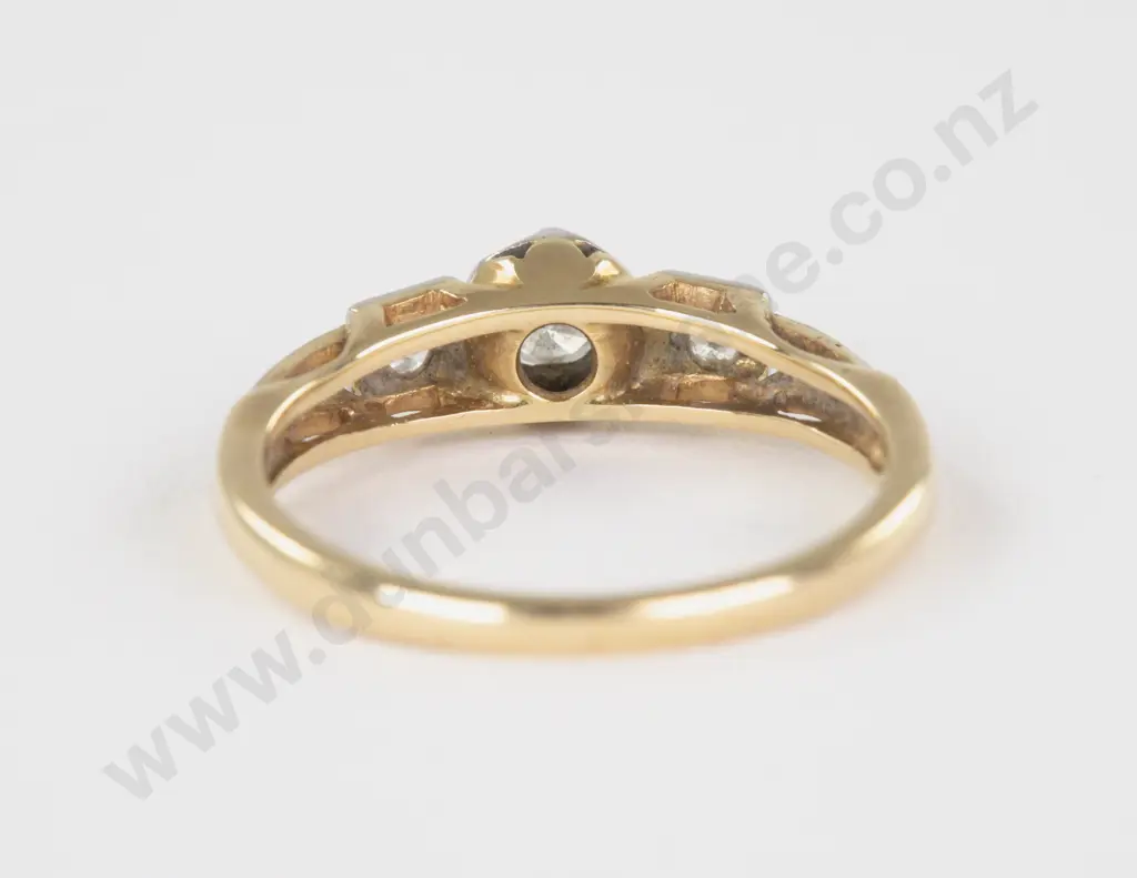 Victorian 18ct Three Stone Diamond Ring Image 1++