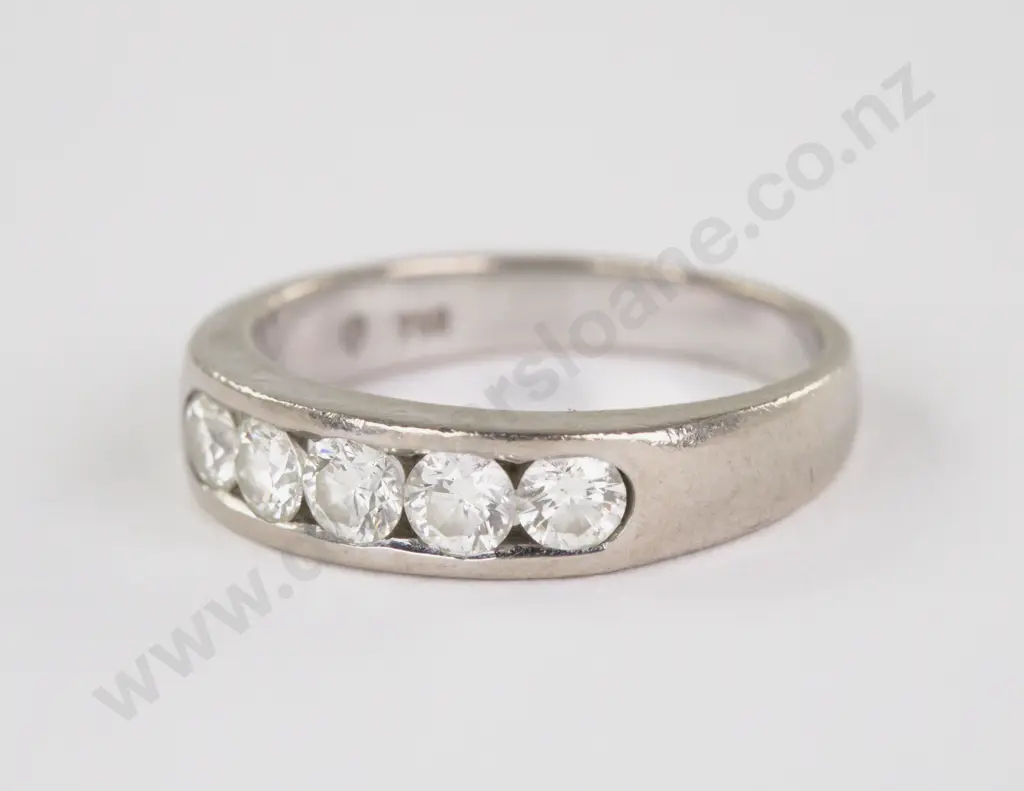 18ct White Gold Five Stone Diamond Band Ring Image 1++