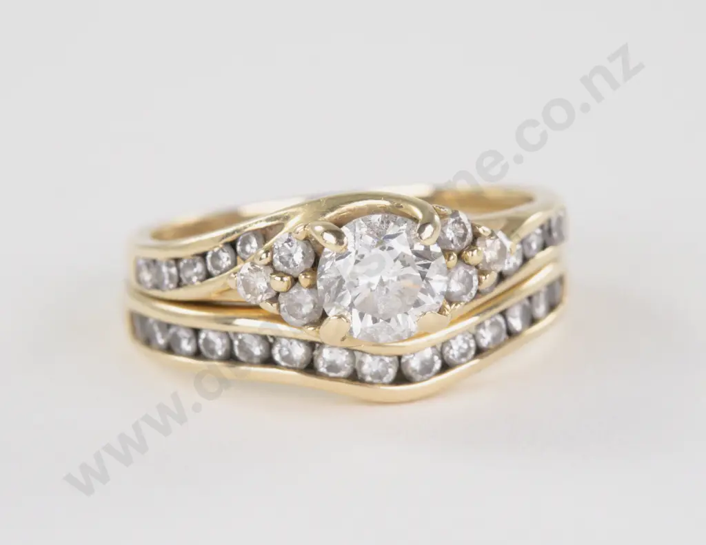 14ct 17Stone Diamond Ring Image 1++