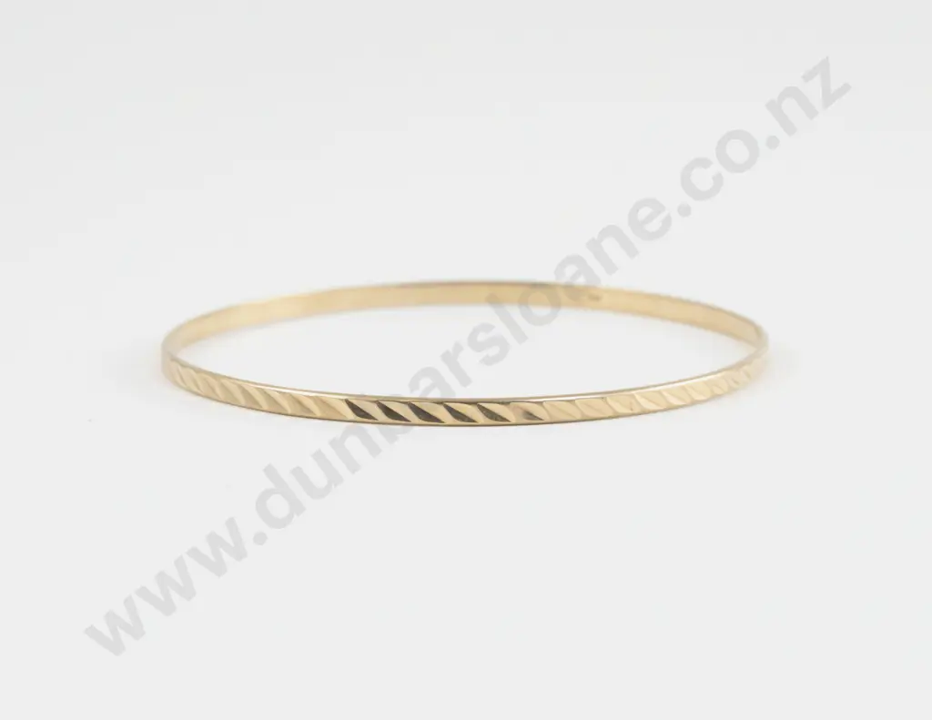 9ct Twist Design Bangle Image 1++