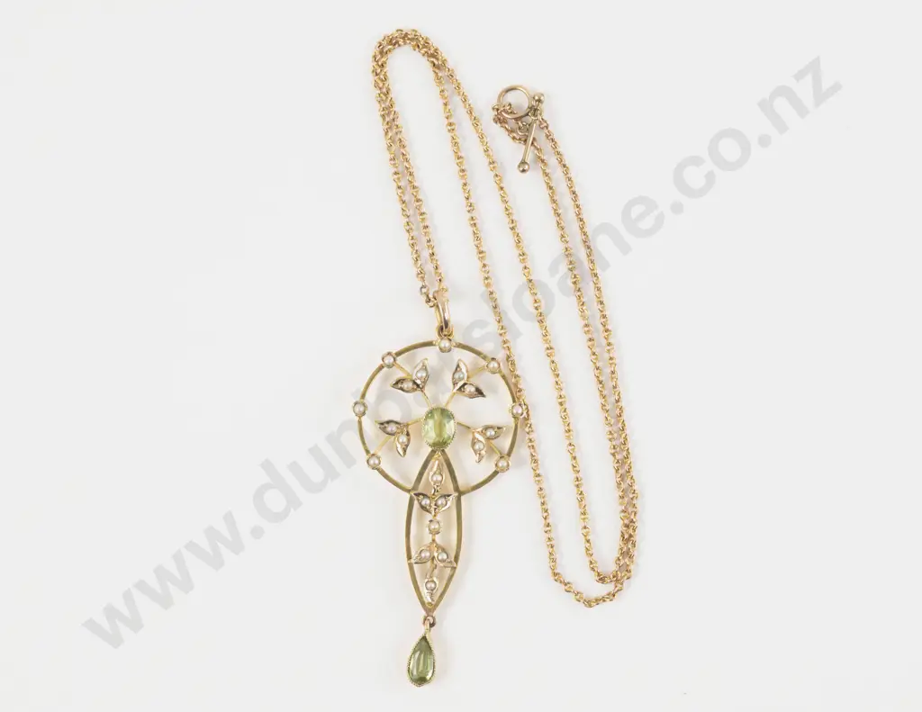Victorian 9ct 24Stone Peridot and Pearl Pendant Image 1++