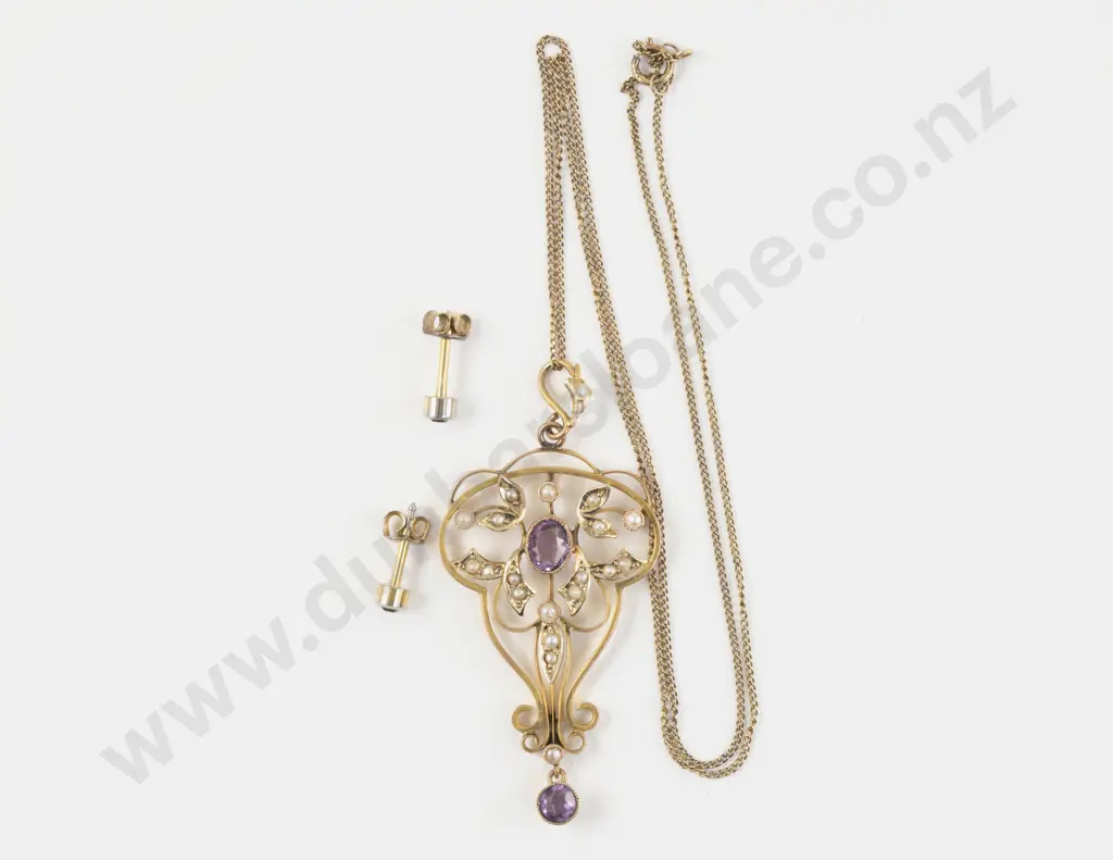 Edwardian 9ct Shield Pendant Image 1++