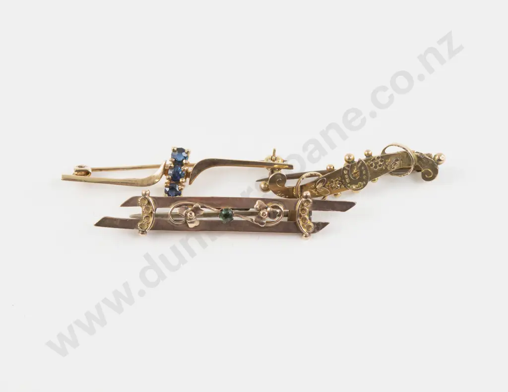 Three 9ct Victorian Gem Set Bar Brooches Image 1++