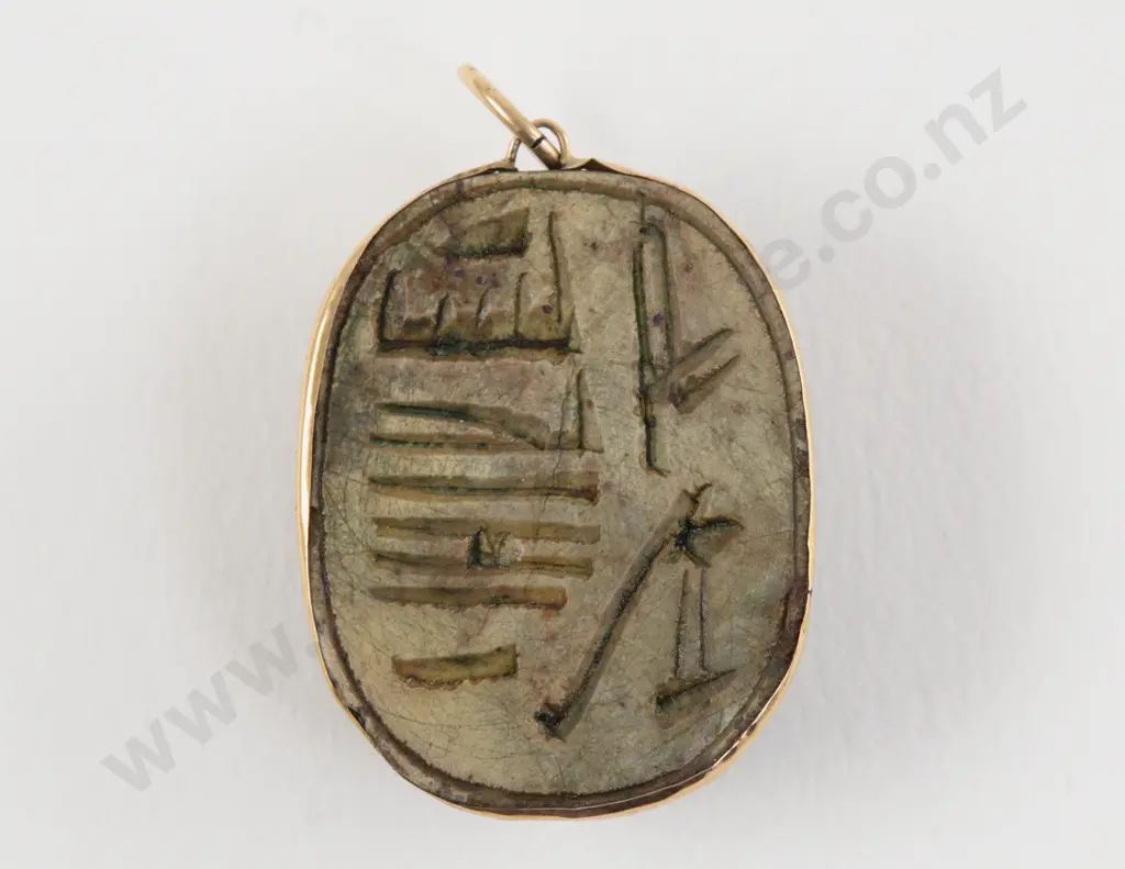 9ct Framed Egyptian Style Carved Scarab Beetle Pendant Image 1++