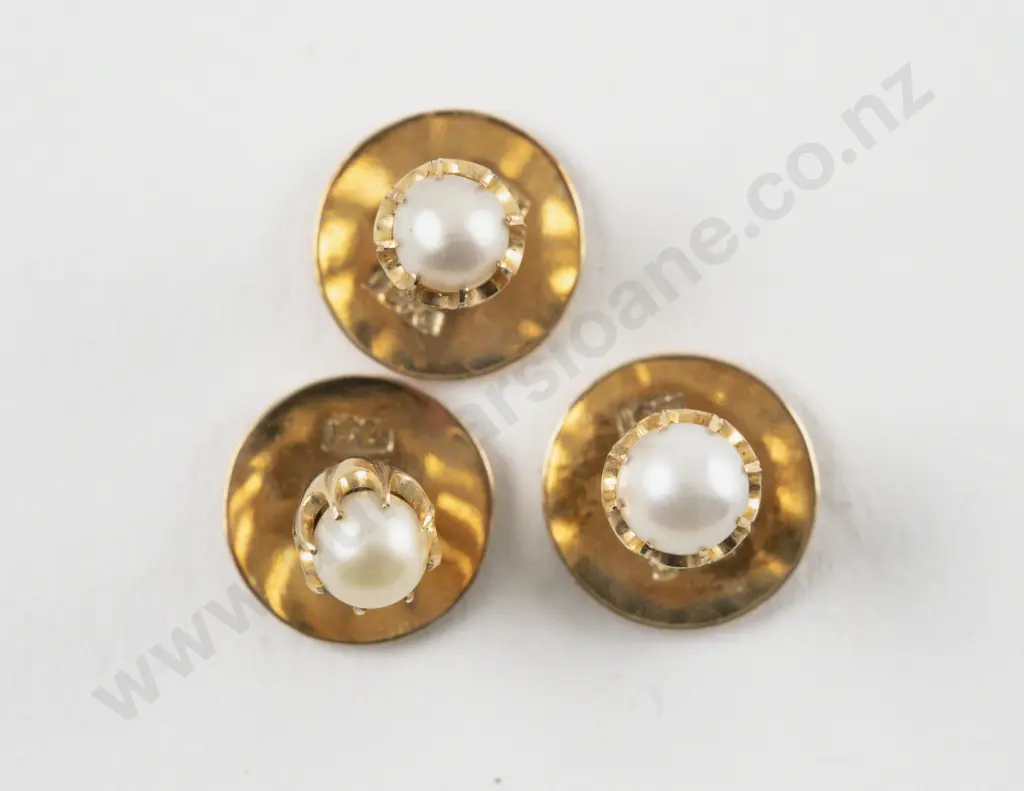 Edwardian Set of Three 9ct Single Cultured Pearl Shirt Studs Image 1++