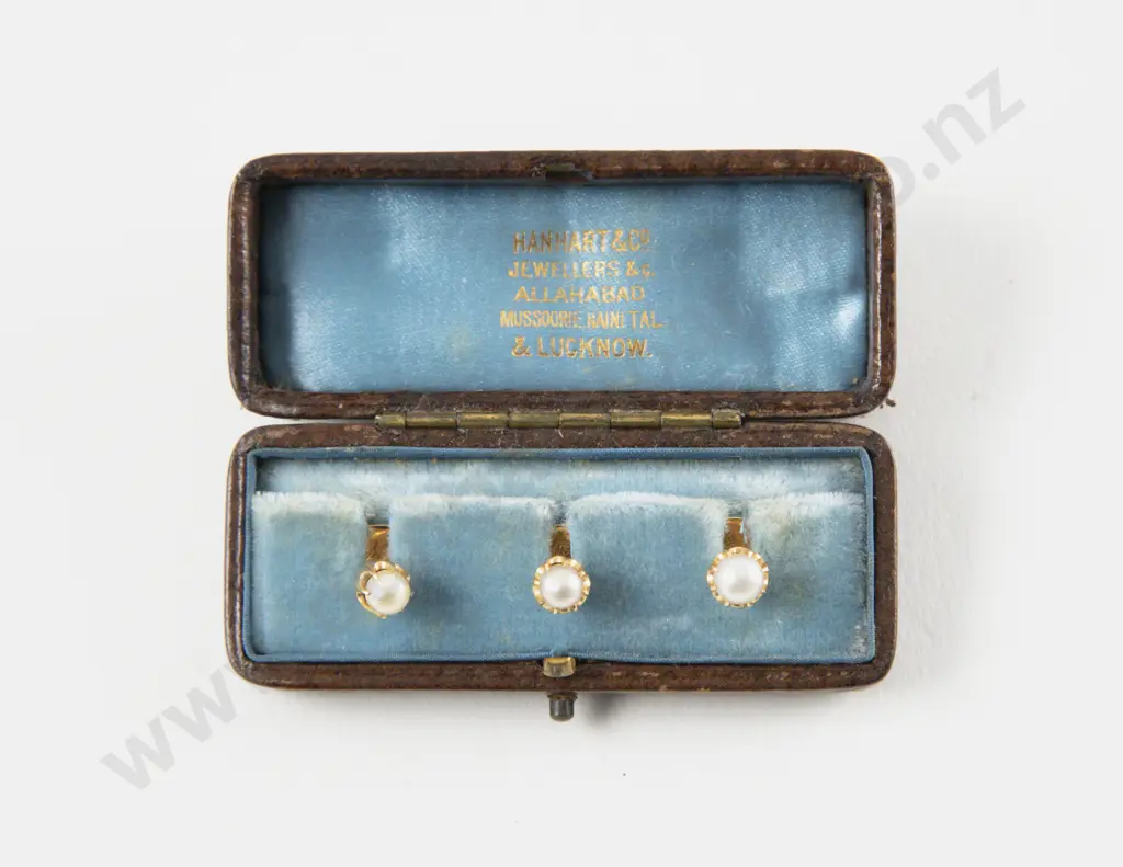 Edwardian Set of Three 9ct Single Cultured Pearl Shirt Studs Image 1++