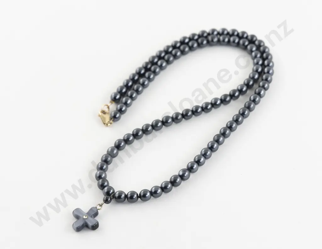 Single Strand Uniform Imitation Pearl Necklace Image 1++
