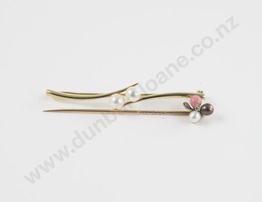 8ct Two Cultured Pearl Bar Brooch Image 1++