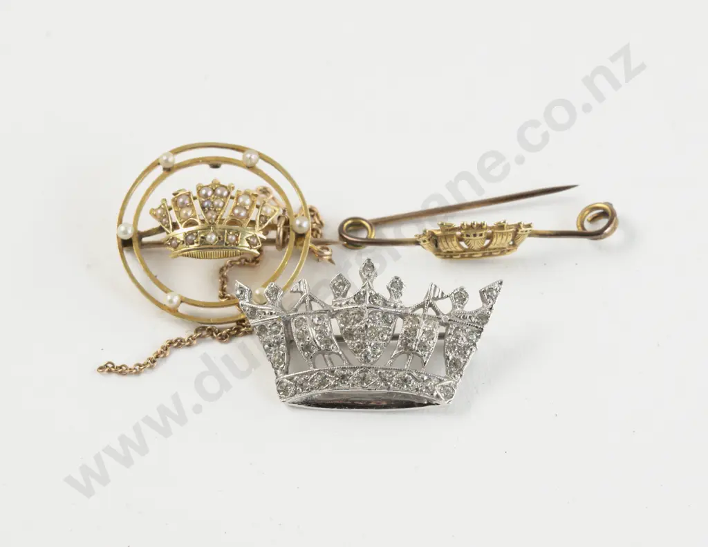 Victorian 15ct Naval SweetHeart Brooch Image 1++