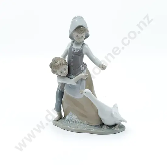 Lladro Group Figure