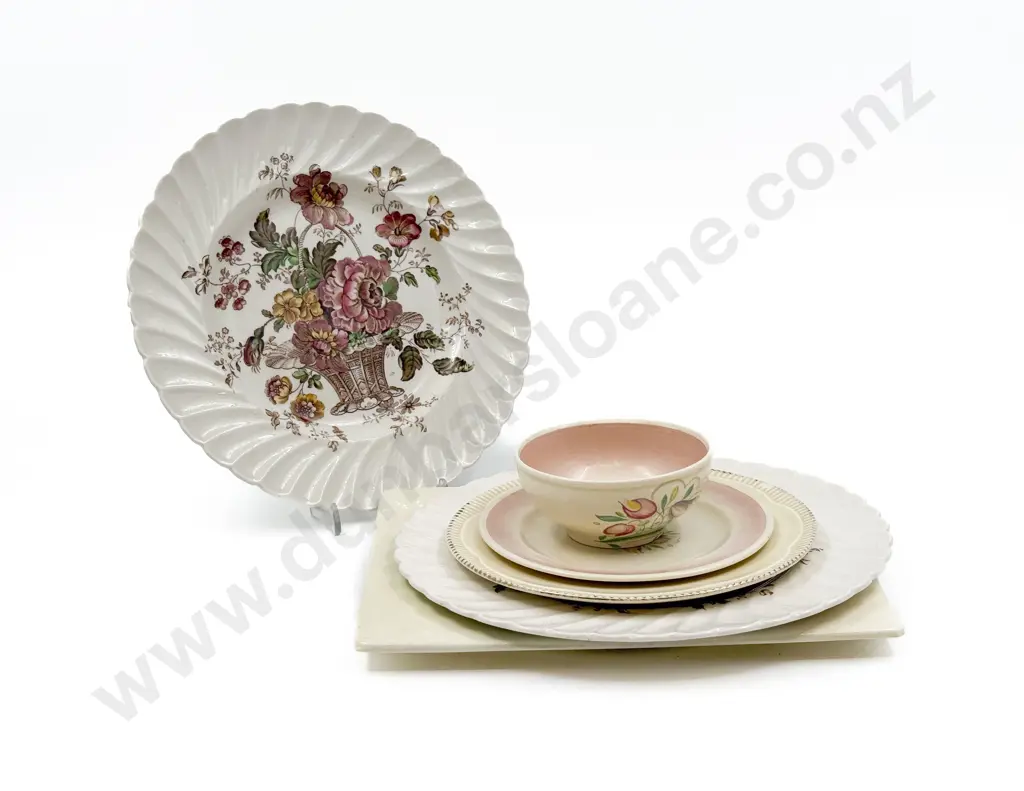 Small Qty of Assorted Clarice Cliff and Susie Cooper China Image 1++
