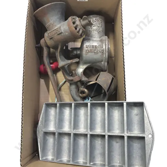 Box of Assorted Vintage Kitchenalia