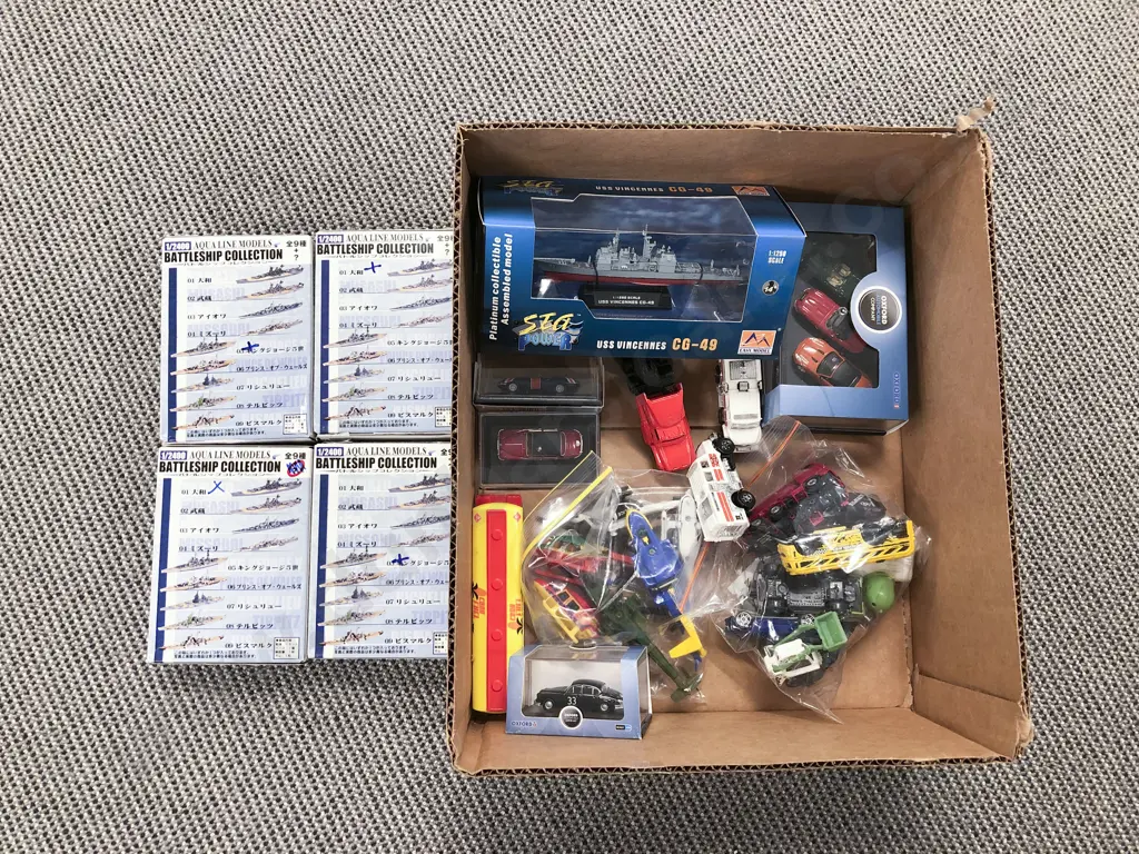Assorted Boxed and Unboxed Die Cast and Other Vehicles Image 1++