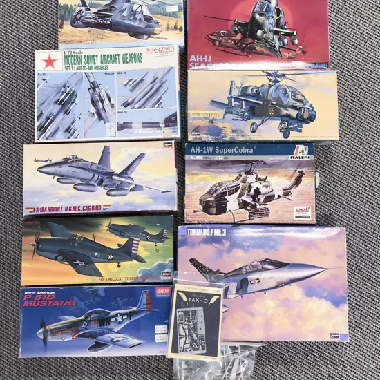 10 Various Plane Kit Set Models