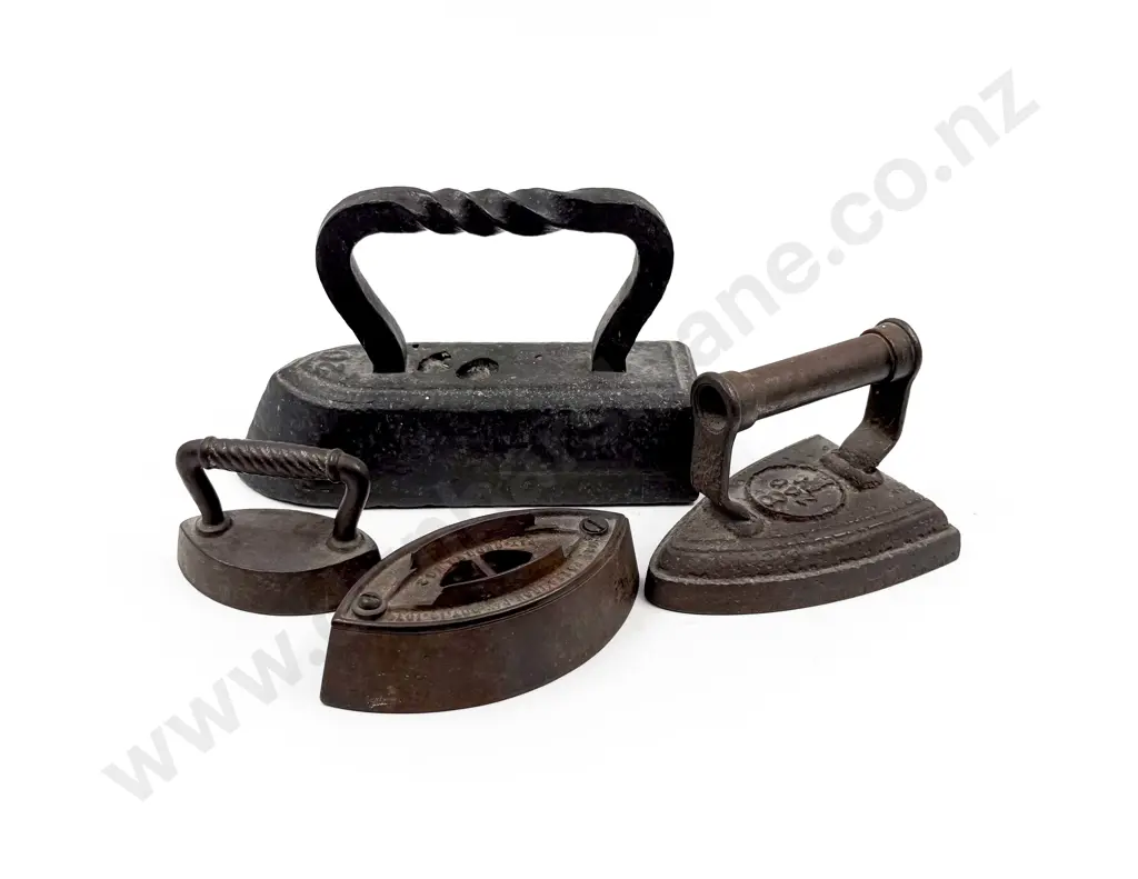 4 Victorian Cast Metal Flat Irons Image 1++