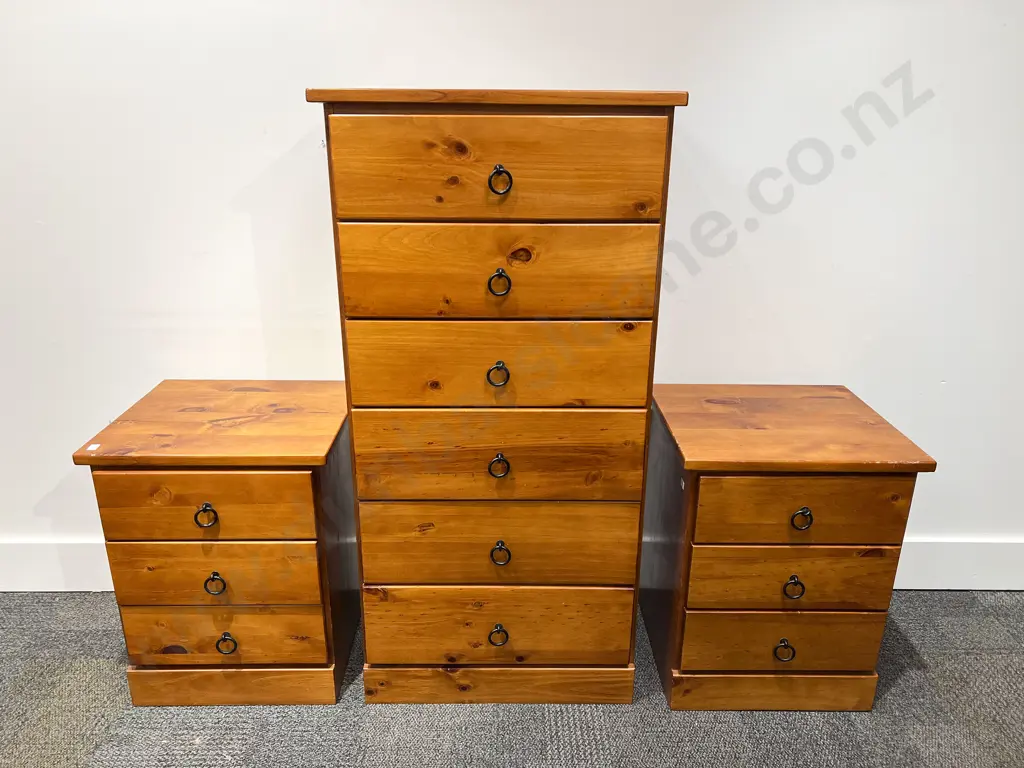 Modern Three Piece Bedroom Suite Image 1++