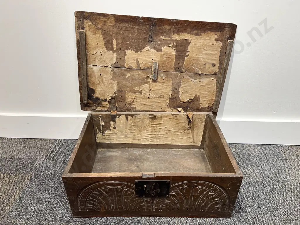 C18th Oak Bible Box Image 1++