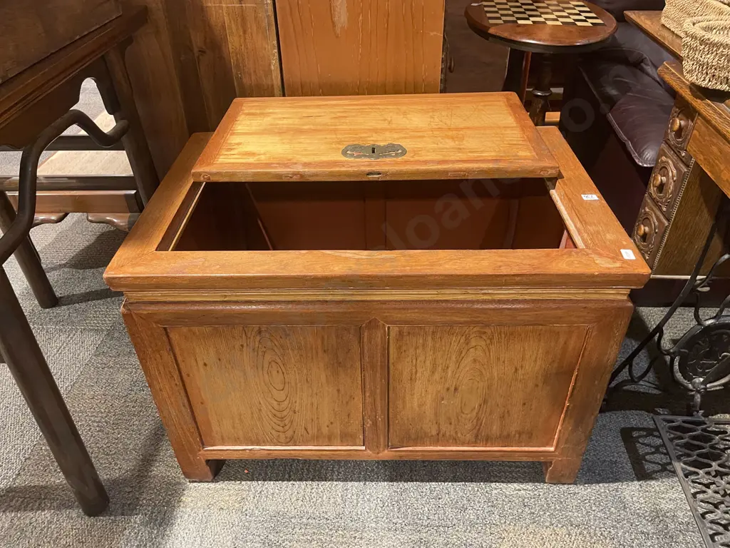 Chinese Storage Box Image 1++