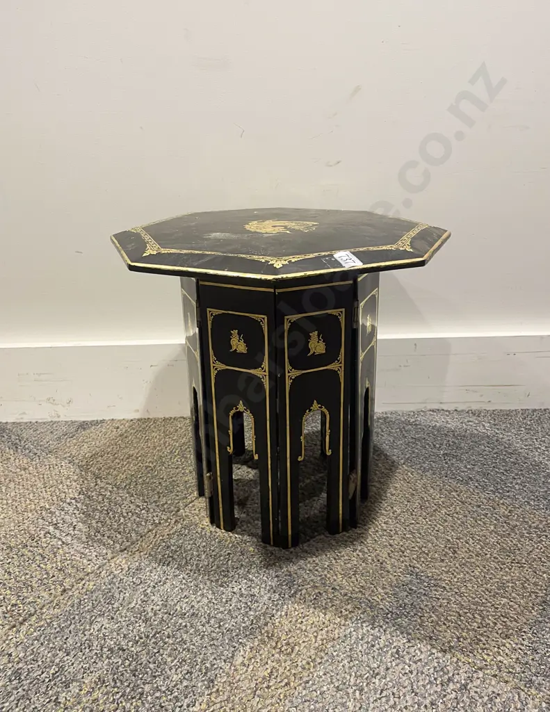 Lacquer Folding Occasional Table Image 1++