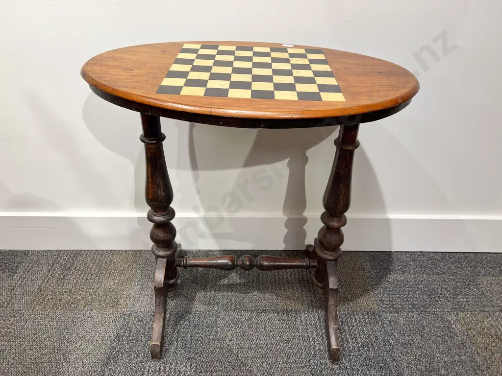 Small Victorian Oval Games Table Image 1++