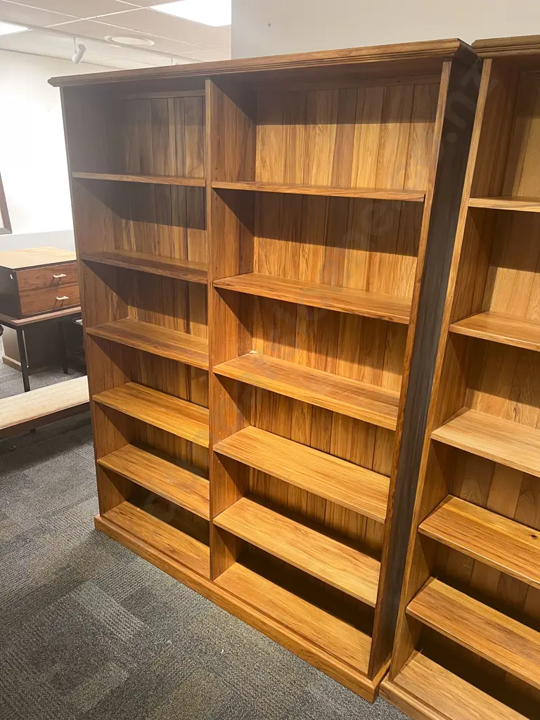 Rimu Two Section Bookcase Image 1++