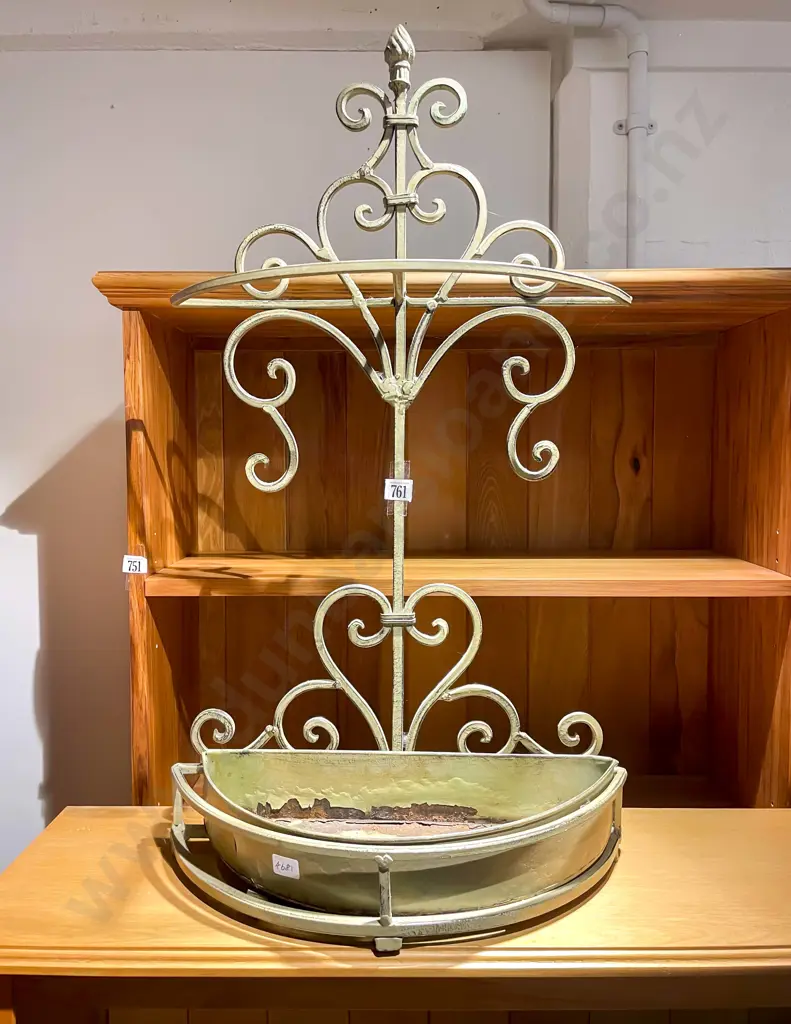 Stick Stand Image 1++