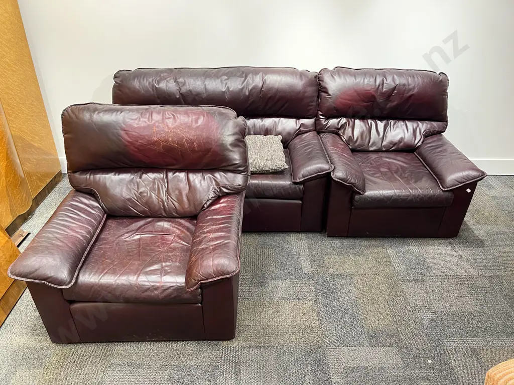 Burgundy Leather Three Piece Lounge Suite Image 1++