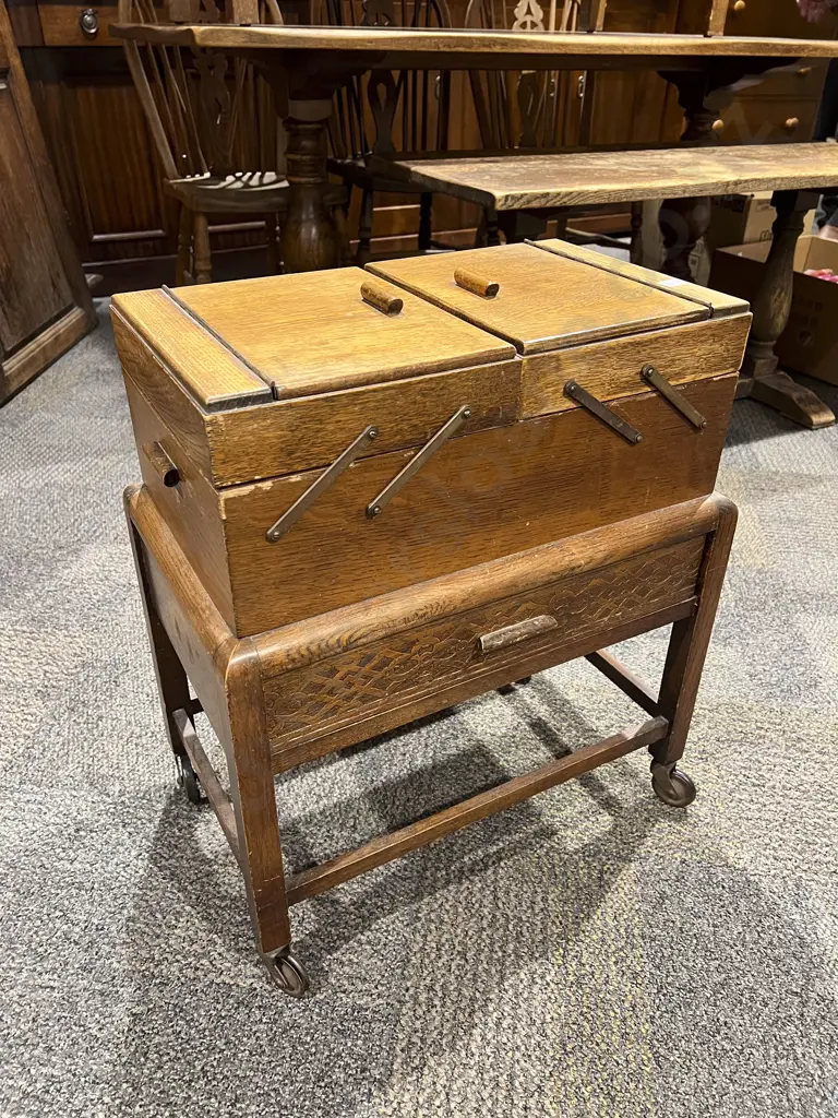 Oak Sewing Box with Single Drawer and Castors to Base Image 1++