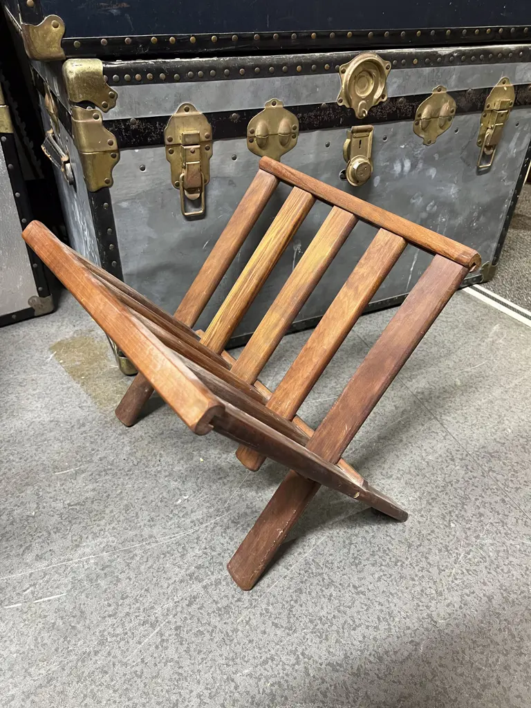 Small Bookcase with Slatted Magazine Rack Image 1++