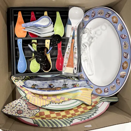 Qty of Assorted Modern Servingware Etc