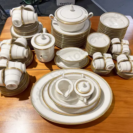 Noritake Part Dinner Set
