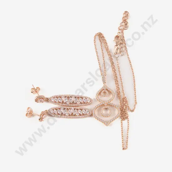 S/S Crystal Pendant on Trace Link Neck Chain with Pair Earrings