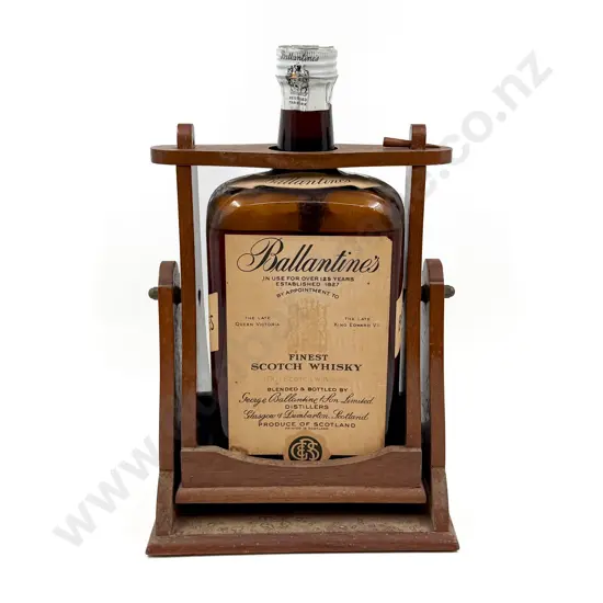 Valentines Whisky Bottle in Wooden Pourer