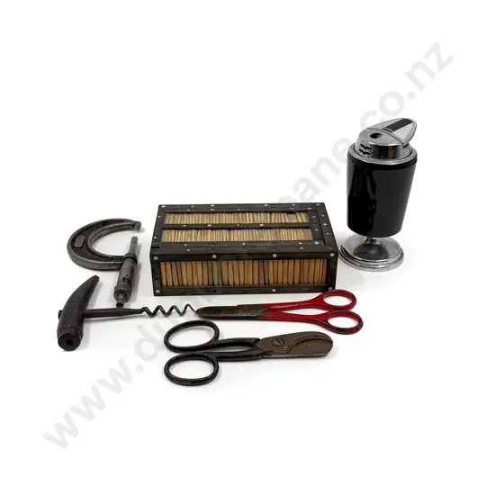 Porcupine Needle Decorated Box & Assorted