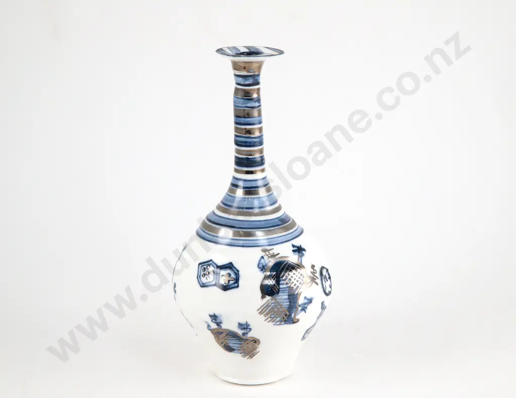 Aaron Scythe Vase Image 1++