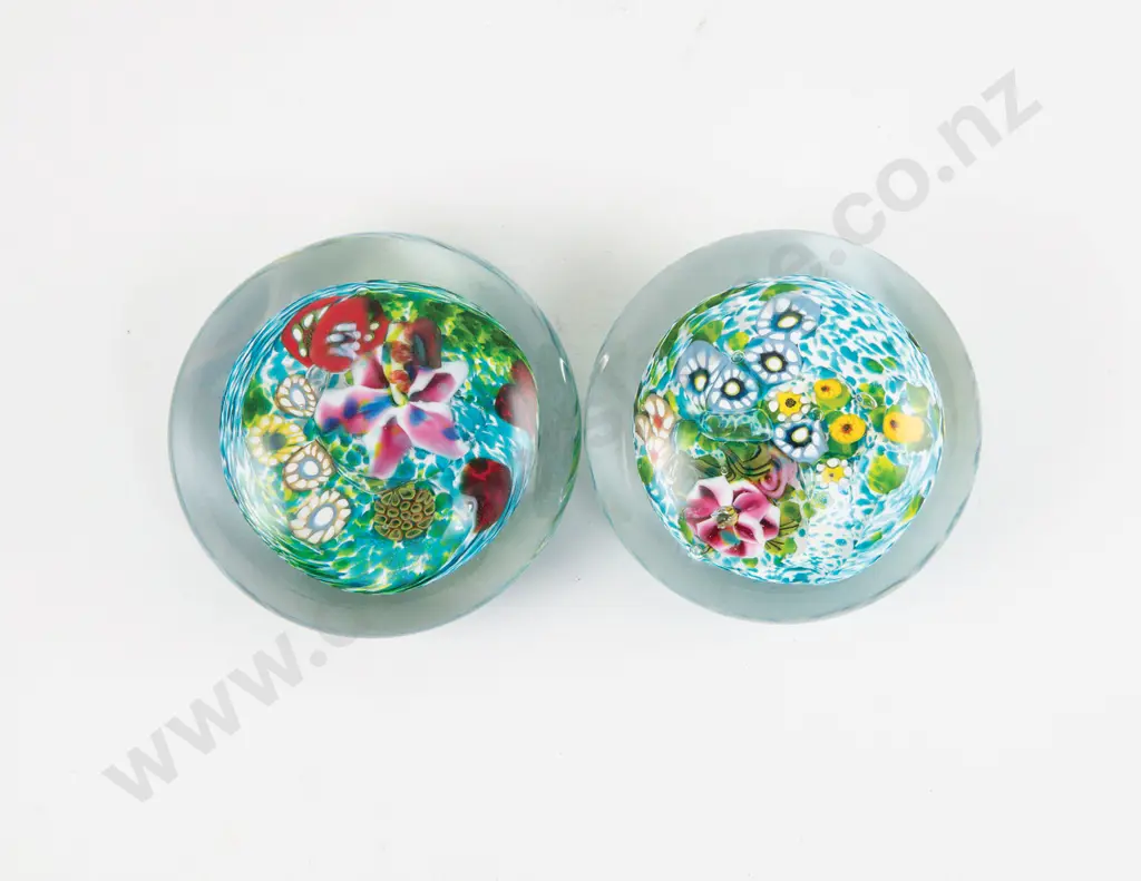 Pair of Garry Nash Paperweights Image 1++