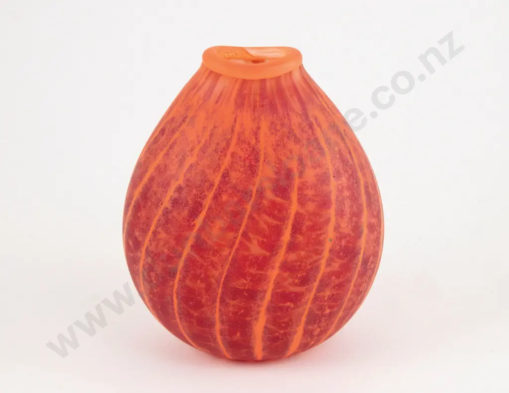 Lynden Over Compressed Ovoid Glass Vase Image 1++