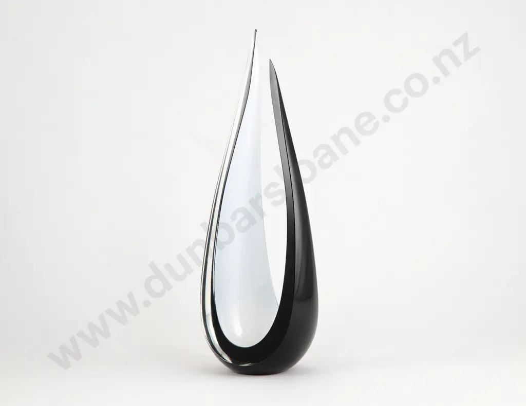 Greg Swinburne Black & White 'Offering' Sculpture Image 1++