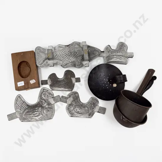 Qty of Assorted Vintage Kitchenalia