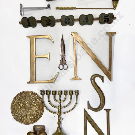 Box of Assorted Brass Ware