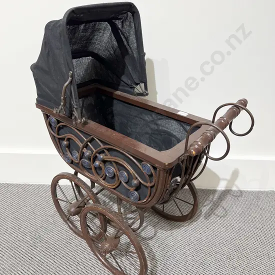 Edwardian Style Reproduction Dolls Display Pram