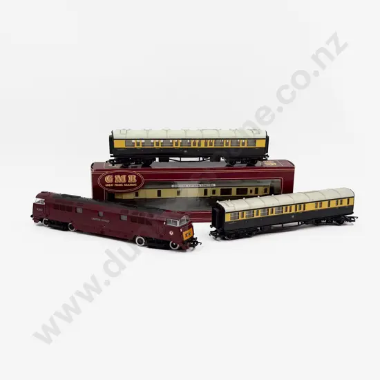HO Gauge Hornby BoBo Diesel Western Courier Loco with 3 GWR Passenger Coaches