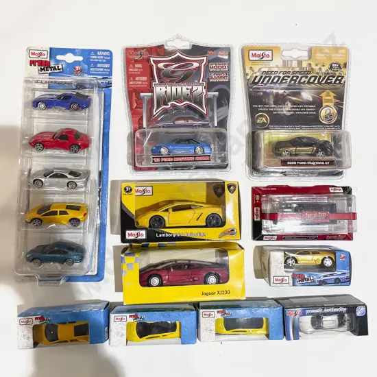 Boxed Various Maisto Models (12)