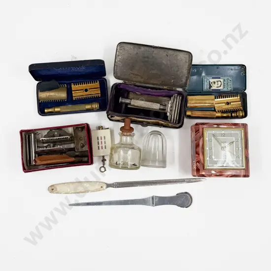 Small Quantity of Assorted Vintage including Boxed Razors