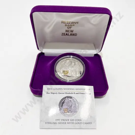 NZ 1997 Silver $20 Proof Coin with Gold Cameo 50th Golden Wedding
