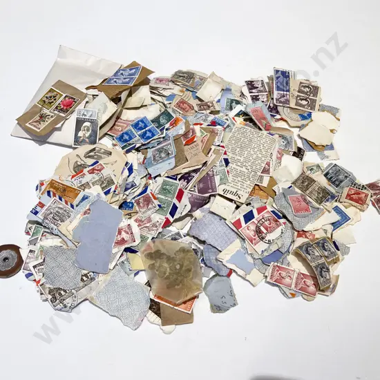 Small Qty of Vintage Unsorted Stamps