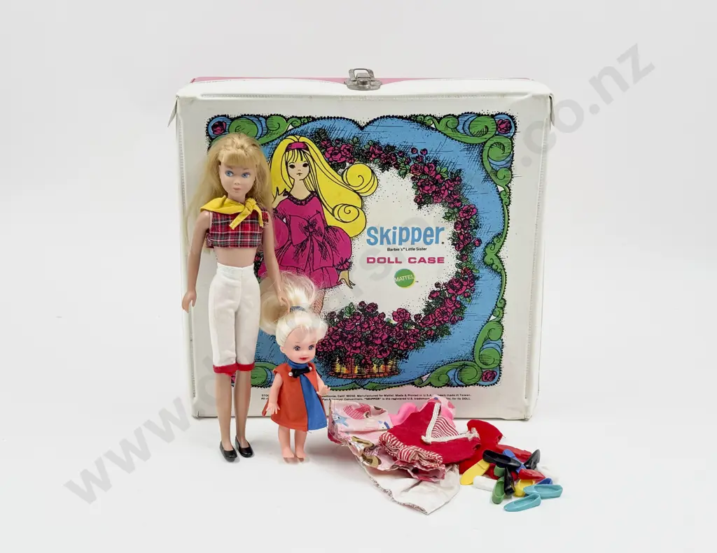 C1969 Skipper Doll Case with Skipper Doll Kelly and Small Qty Clothes Image 1++